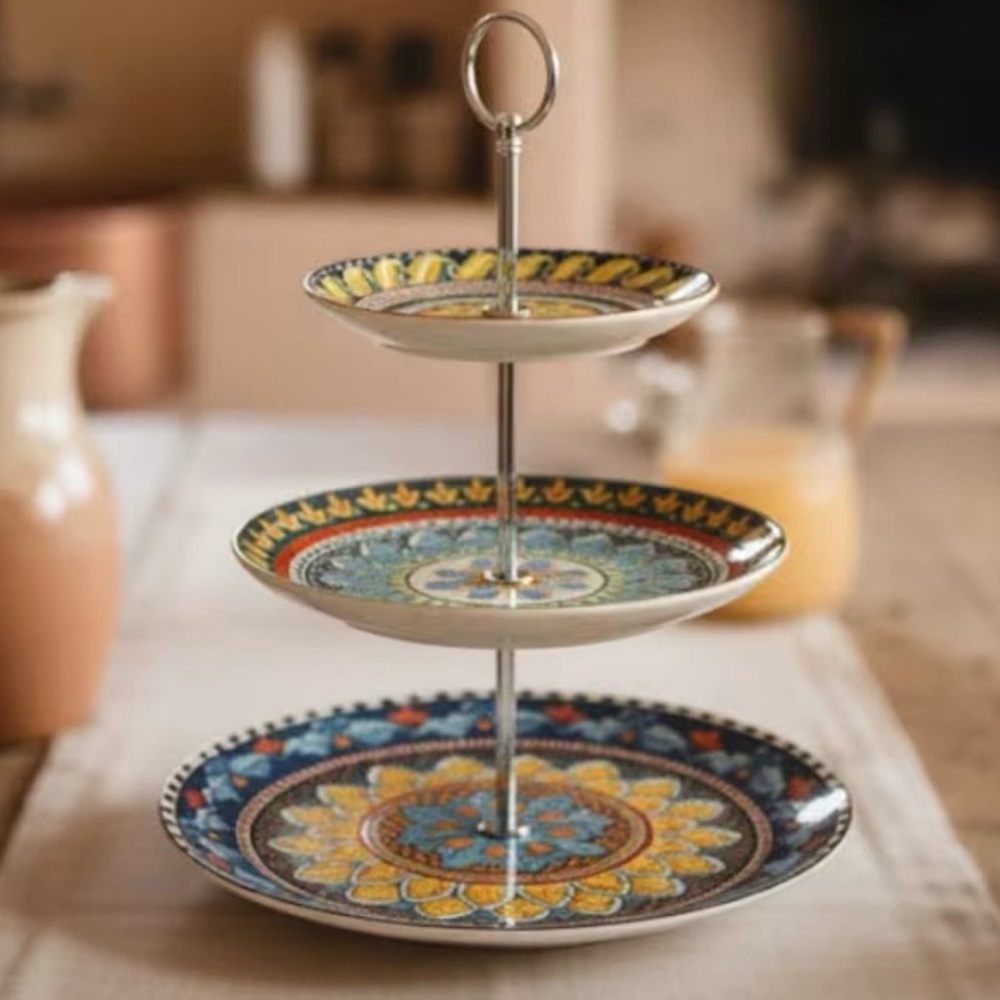 Williams Sonoma Sicily 3-Tiered Italian Majolica Tray Stand